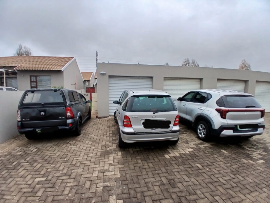 2 Bedroom Property for Sale in Hillside Free State